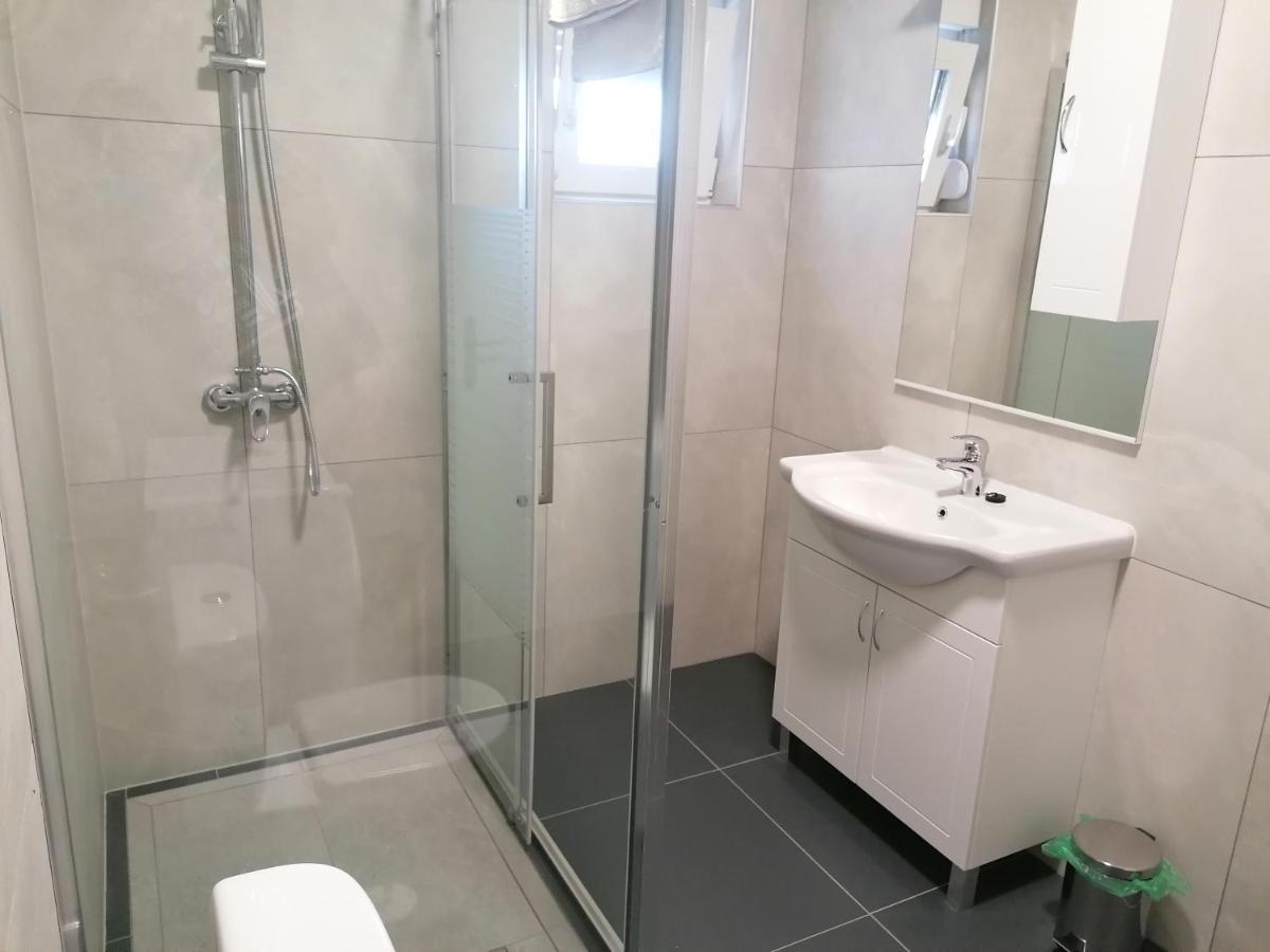 Villa Marta 3 Bedrooms, 2 Baths And Pool Kaštel Štafilić Екстериор снимка