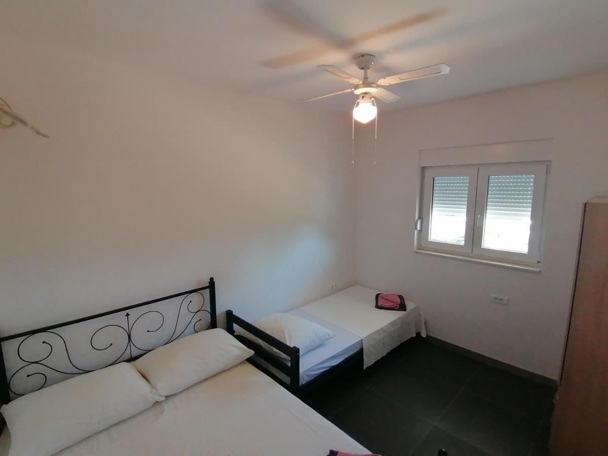 Villa Marta 3 Bedrooms, 2 Baths And Pool Kaštel Štafilić Екстериор снимка