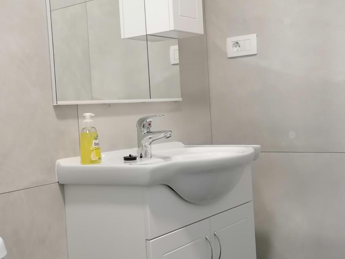 Villa Marta 3 Bedrooms, 2 Baths And Pool Kaštel Štafilić Екстериор снимка