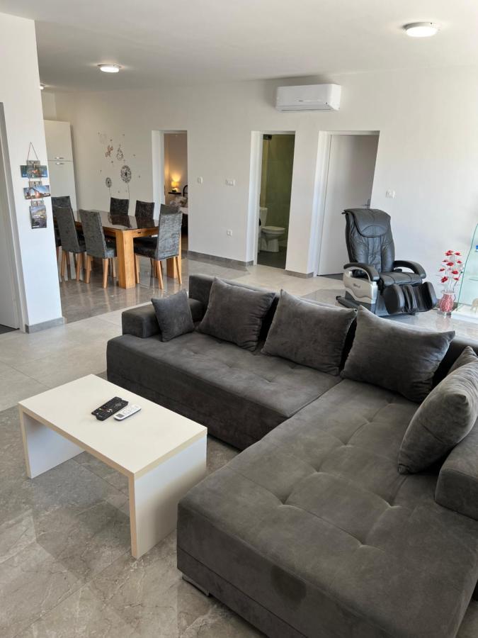 Villa Marta 3 Bedrooms, 2 Baths And Pool Kaštel Štafilić Екстериор снимка