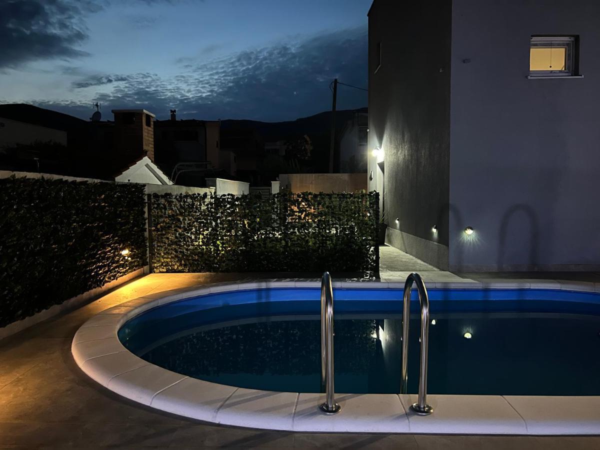 Villa Marta 3 Bedrooms, 2 Baths And Pool Kaštel Štafilić Екстериор снимка