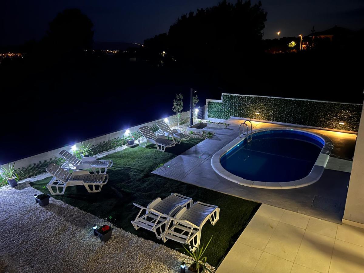 Villa Marta 3 Bedrooms, 2 Baths And Pool Kaštel Štafilić Екстериор снимка
