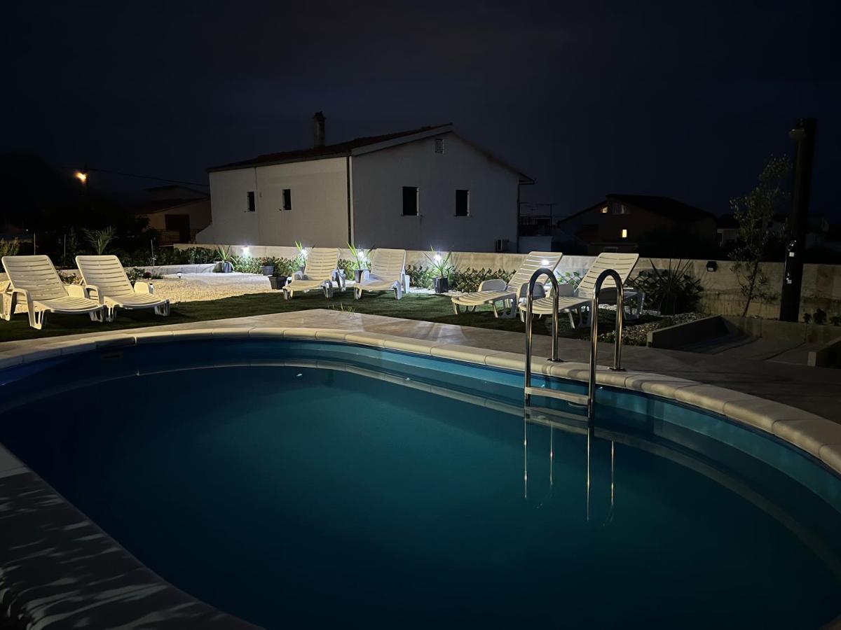 Villa Marta 3 Bedrooms, 2 Baths And Pool Kaštel Štafilić Екстериор снимка